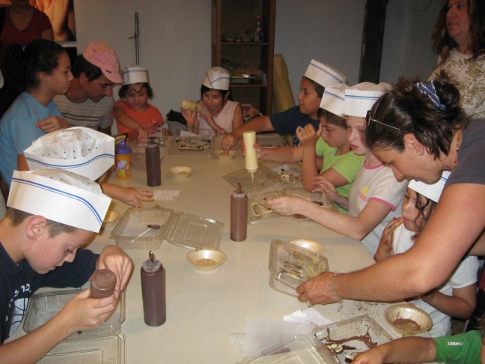 ילדים בסדנת שוקולד קרינה